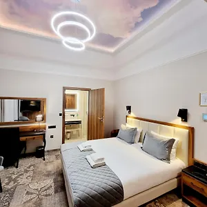 Sky Otel